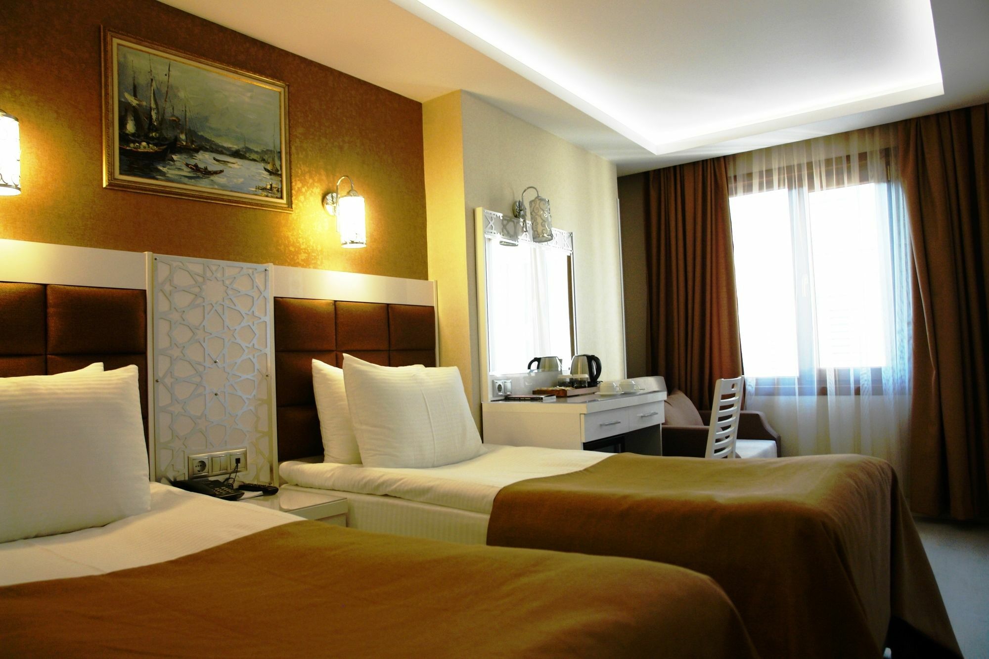 River Otel 2*